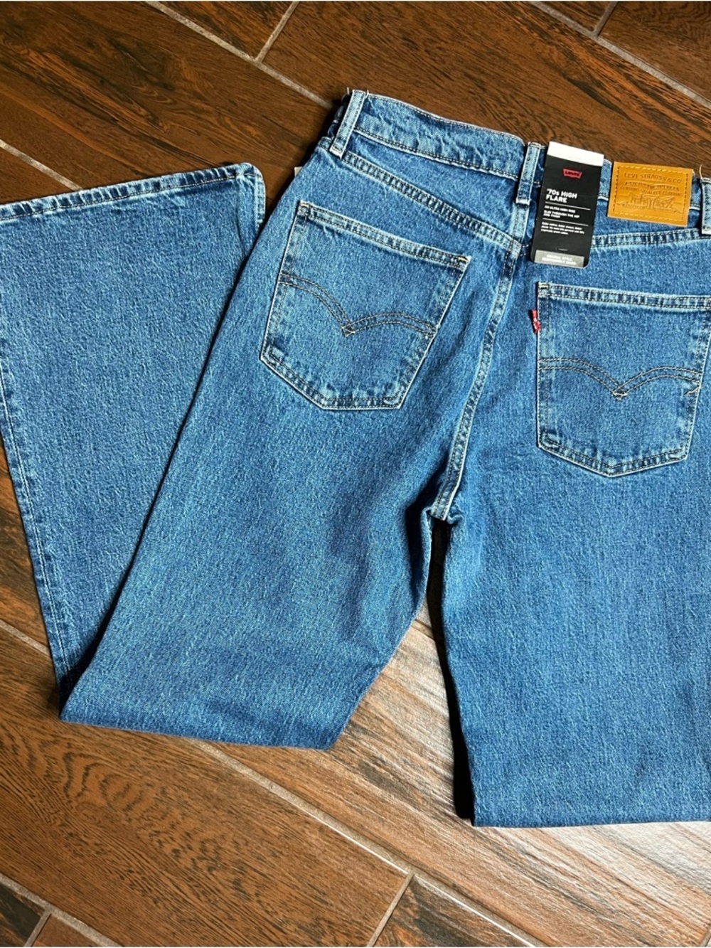Levi’s Premium 70s High Flare Medium Wash Denim Jeans - Picture 4 of 5